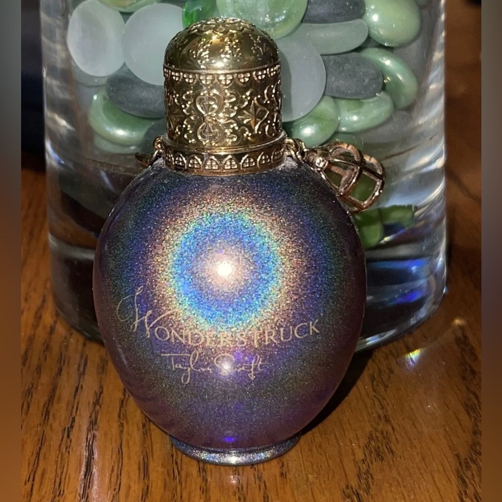 WONDERSTRUCK by Taylor Swift 50 ml/ 1.7 oz Eau de Parfum Spray NO BOX 2 Charms.